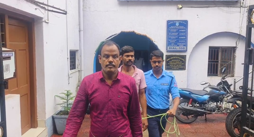 রামপুর চেকপোস্ট কাণ্ডে তোলাবাজির অভিযোগেআরও এক গ্রেপ্তার